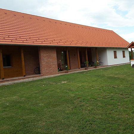 Malomko Apartman Zsira Esterno foto