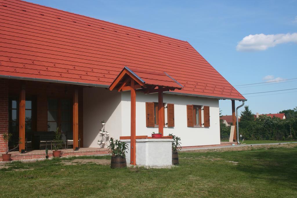 Malomko Apartman Zsira Esterno foto