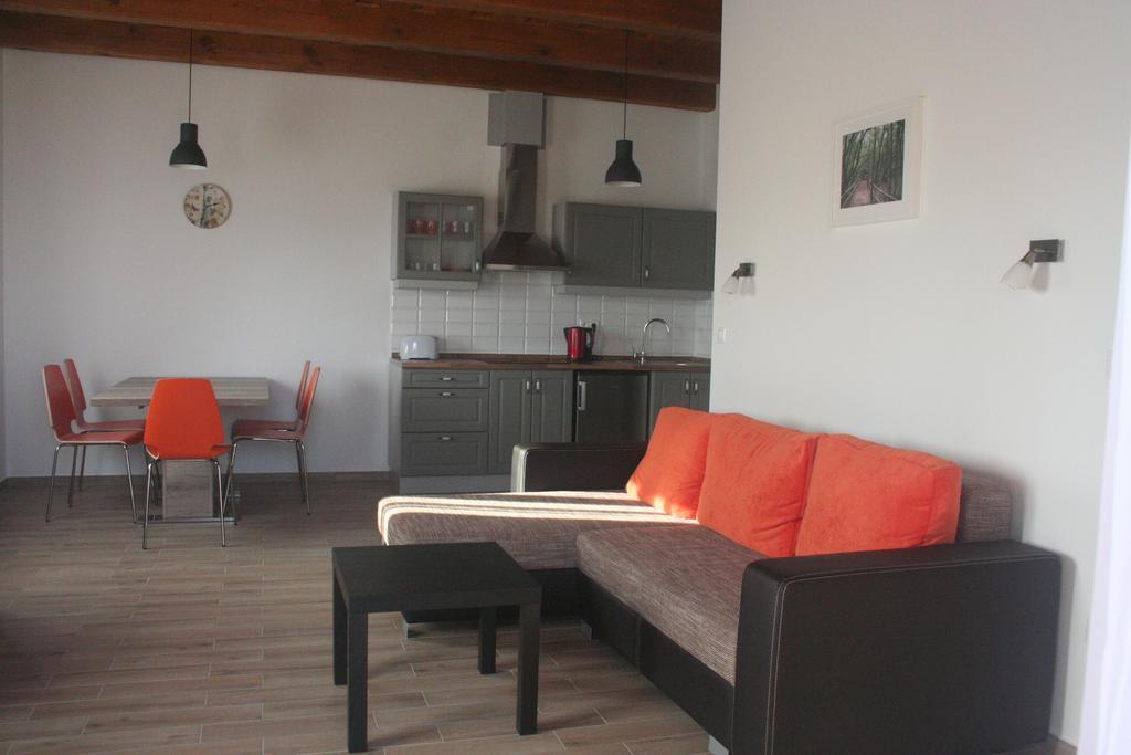 Malomko Apartman Zsira Esterno foto