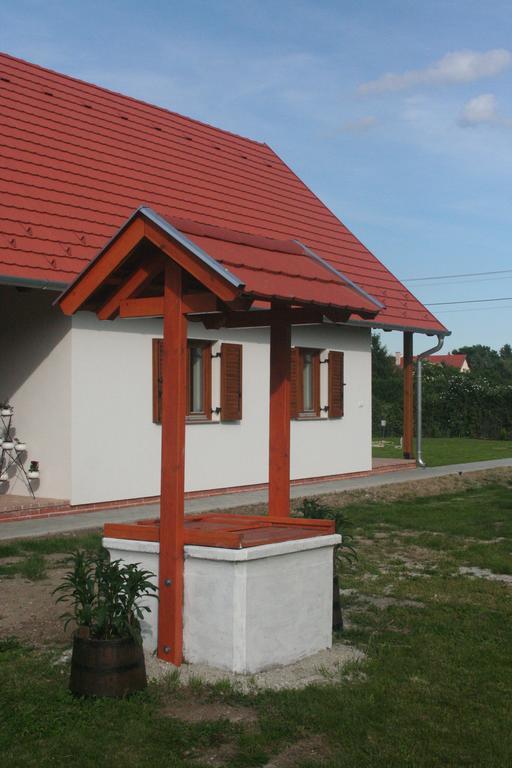 Malomko Apartman Zsira Esterno foto