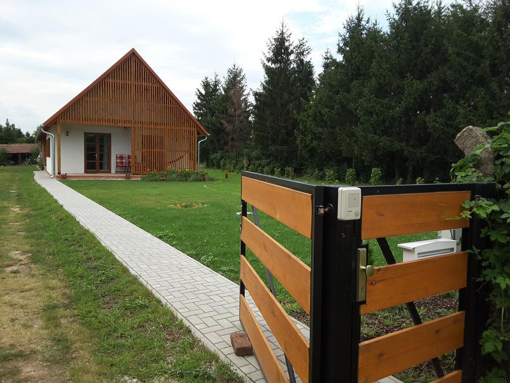 Malomko Apartman Zsira Esterno foto