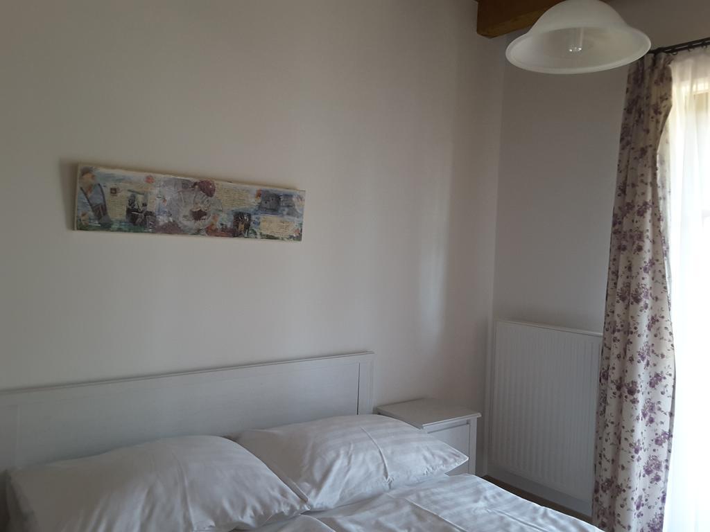 Malomko Apartman Zsira Esterno foto